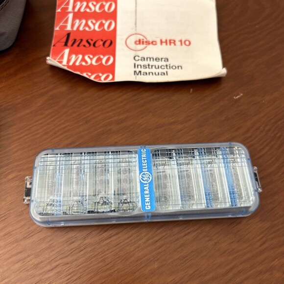 Ansco MEMO Disc HR10 Vintage Compact Pocket Film Camera 12.5mm f/4 lens extras - Picture 3 of 8